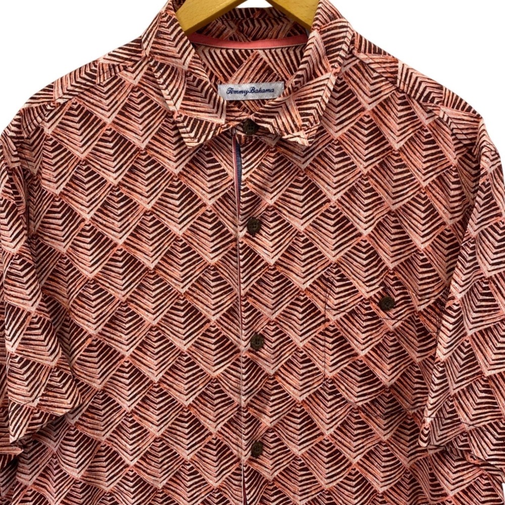 Tommy Bahama Mens L/G Silk Short Sleeve Button Up Shirt Coral Geometric Print